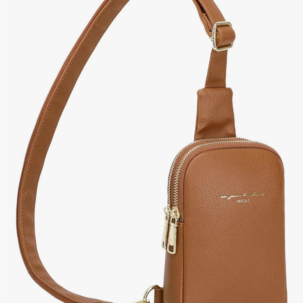 Elegant Tan Leather Crossbody Bag by [Brand]